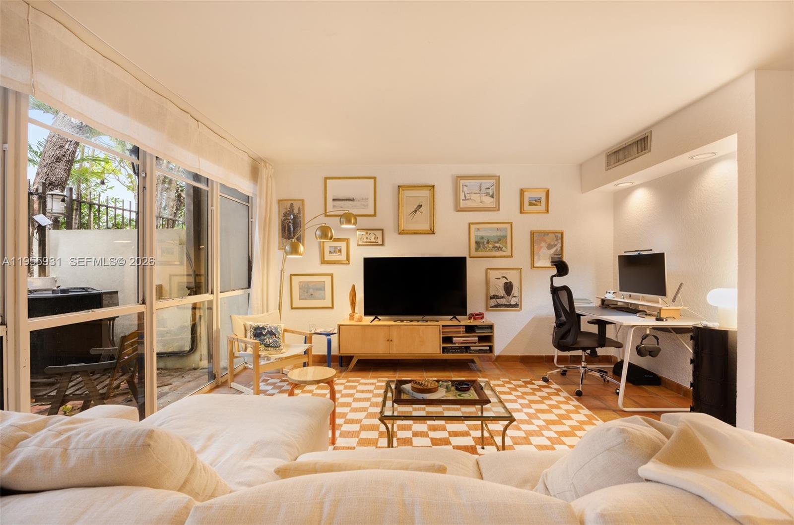 2666 Tigertail Ave #111 Coconut Grove, FL 33133