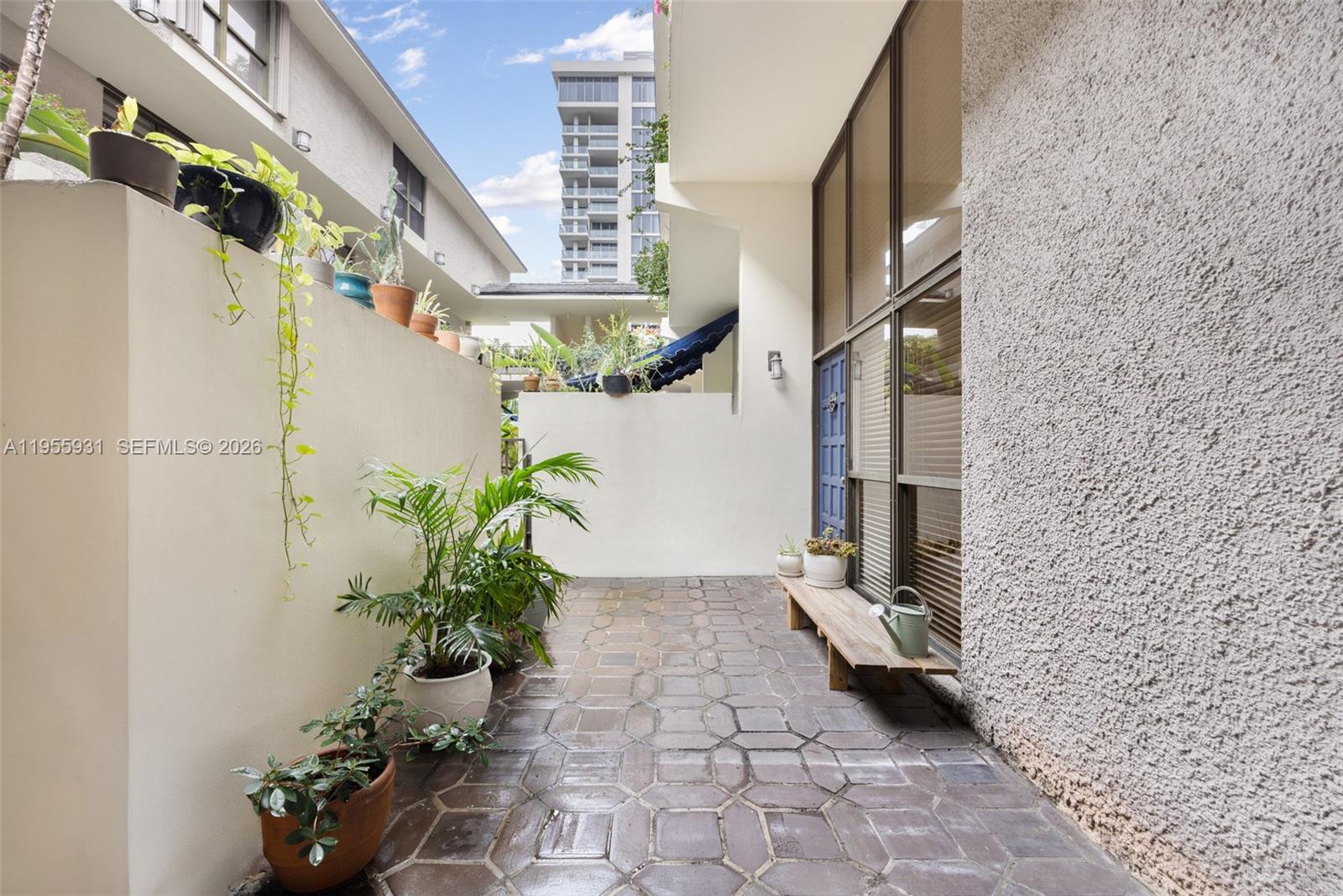 2666 Tigertail Ave #111 Coconut Grove, FL 33133