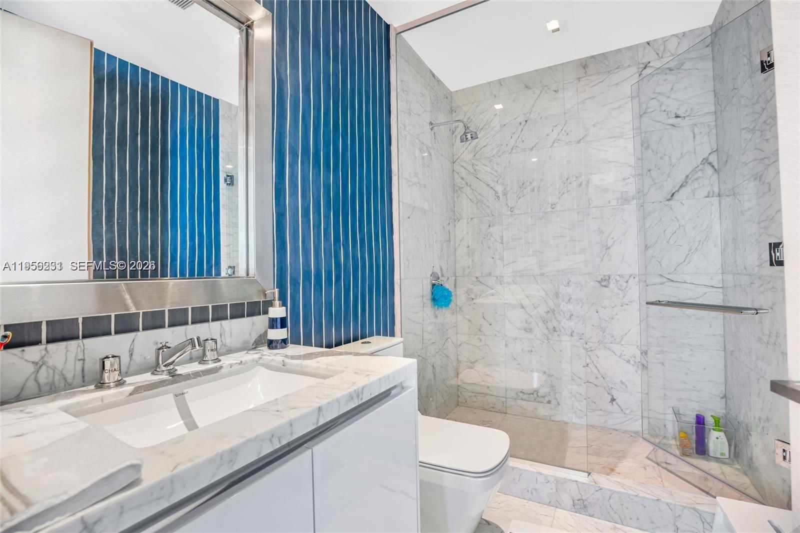 image Jade Signature32