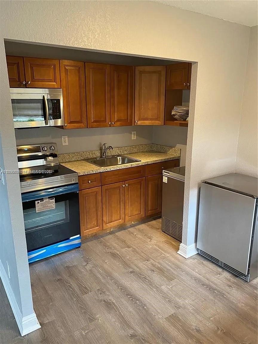 240 SE 9th Ave Pompano Beach, FL 33060