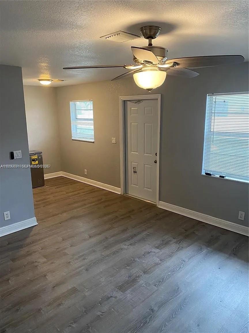 240 SE 9th Ave Pompano Beach, FL 33060