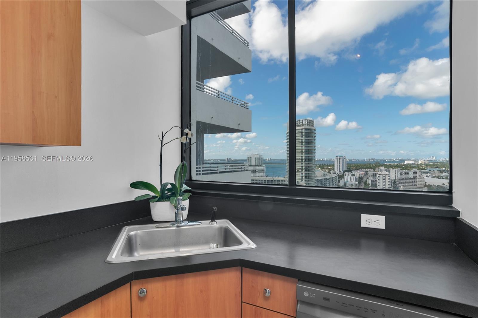 image The Waverly at South Beach5