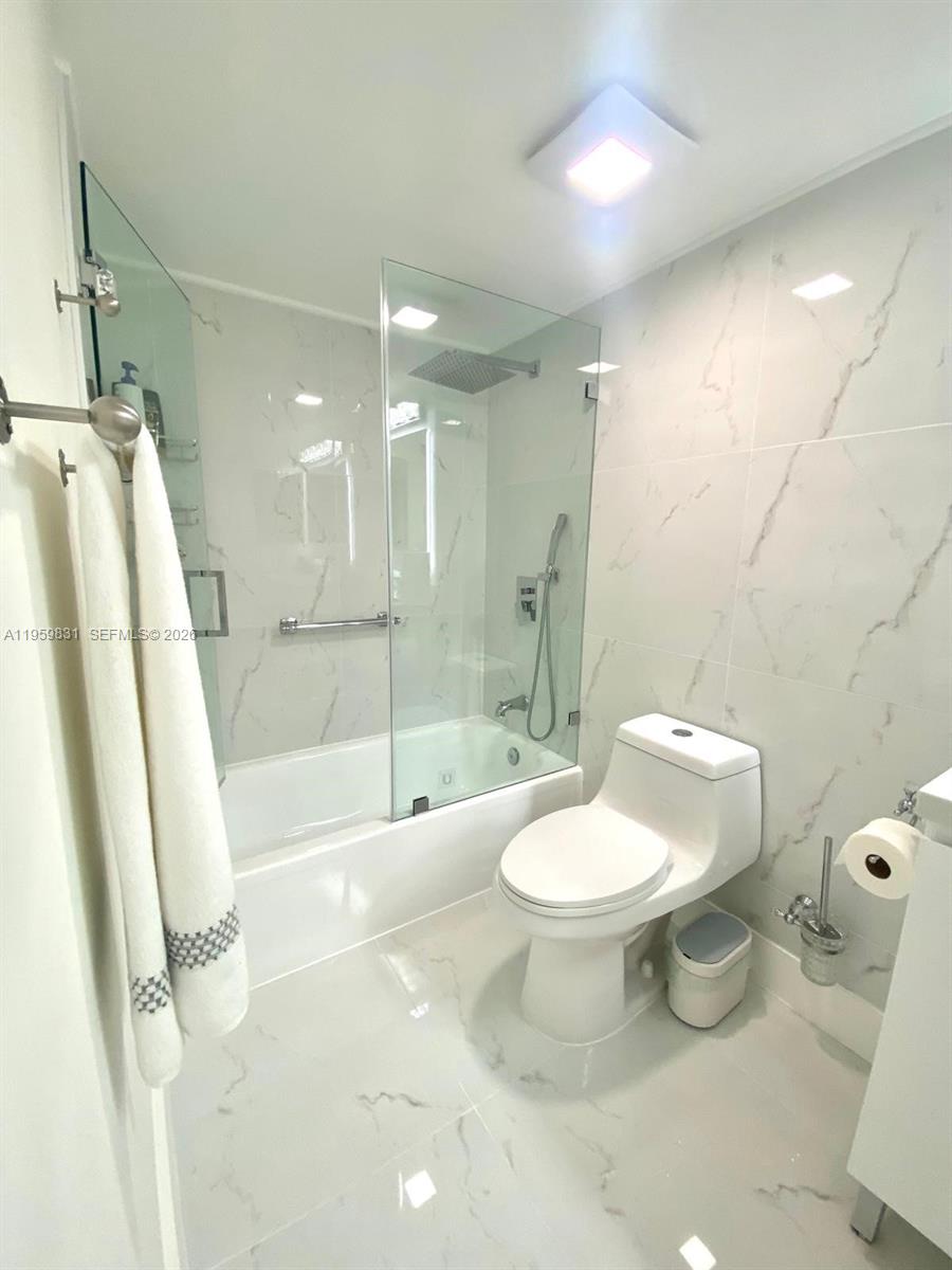 image Winston Towers 60018