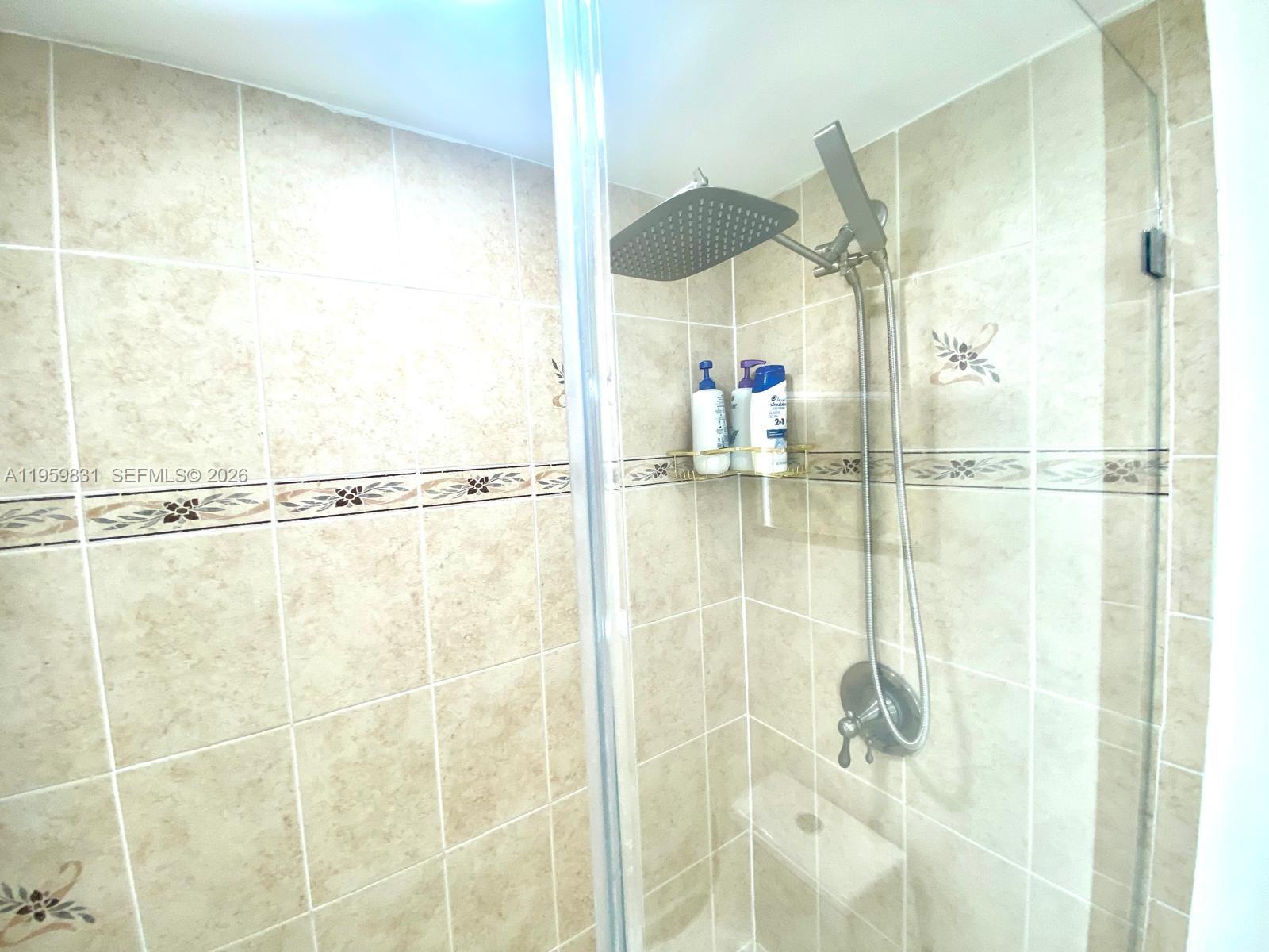 image Winston Towers 60025