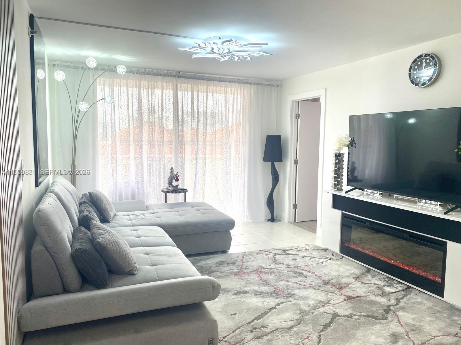 image Winston Towers 6002