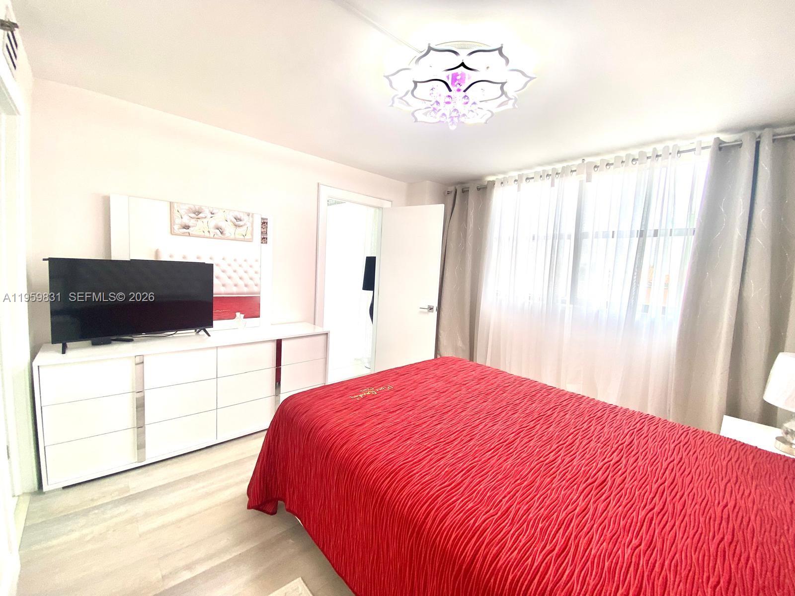 image Winston Towers 60033