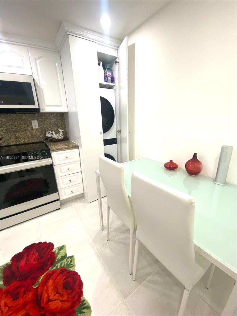 210 174th St #403 Sunny Isles Beach, FL 33160