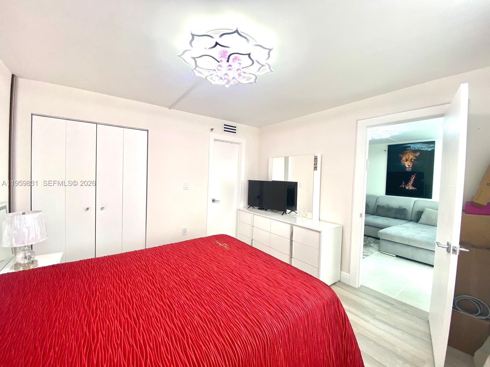 image Winston Towers 6008