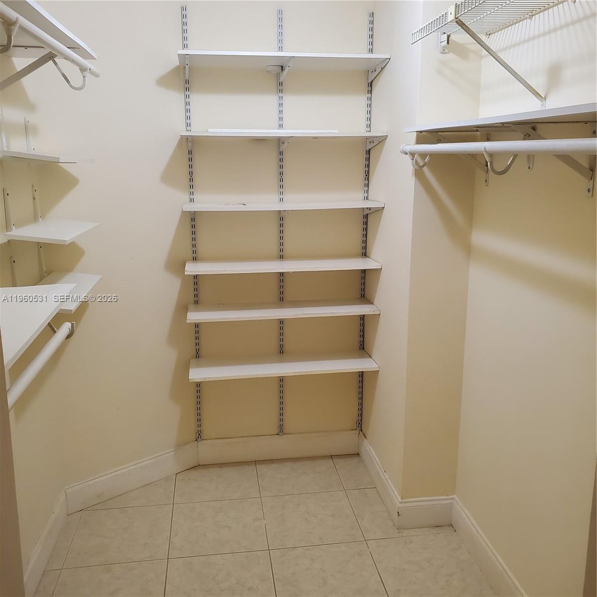 800 Parkview Dr #416 Hallandale Beach, FL 33009