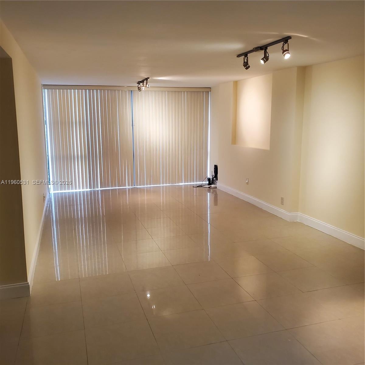 800 Parkview Dr #416 Hallandale Beach, FL 33009