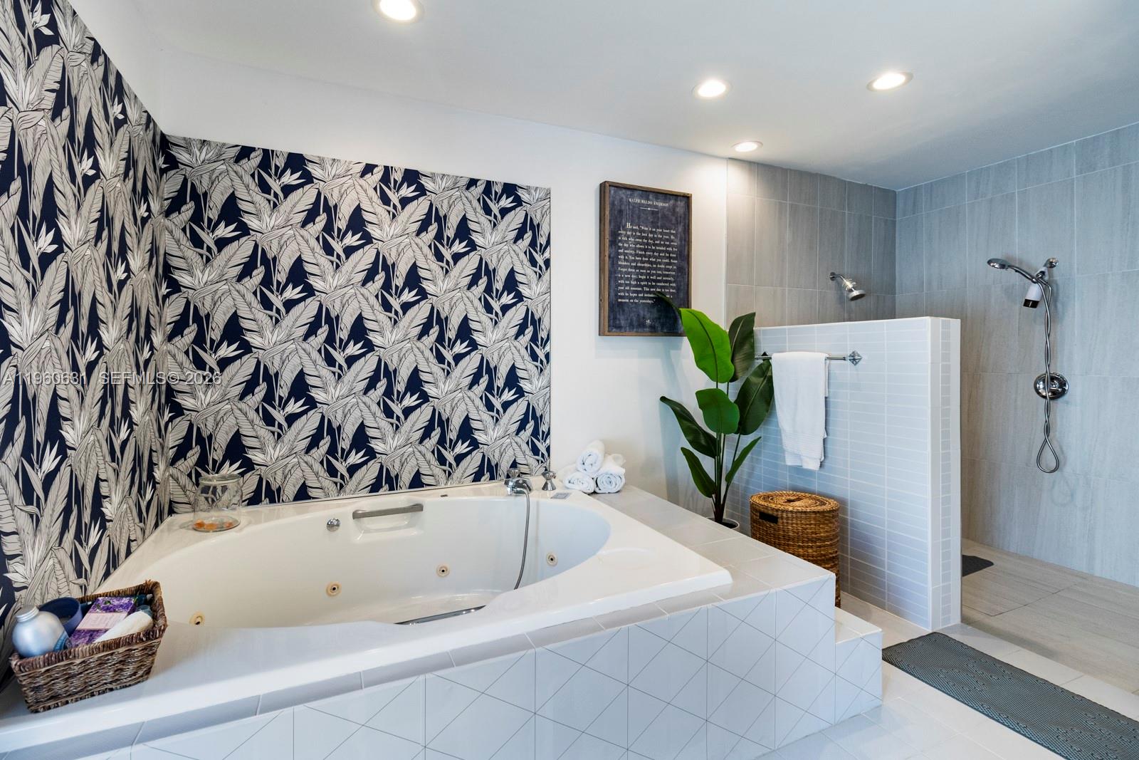 6255 SW 99th Ter Pinecrest, FL 33156