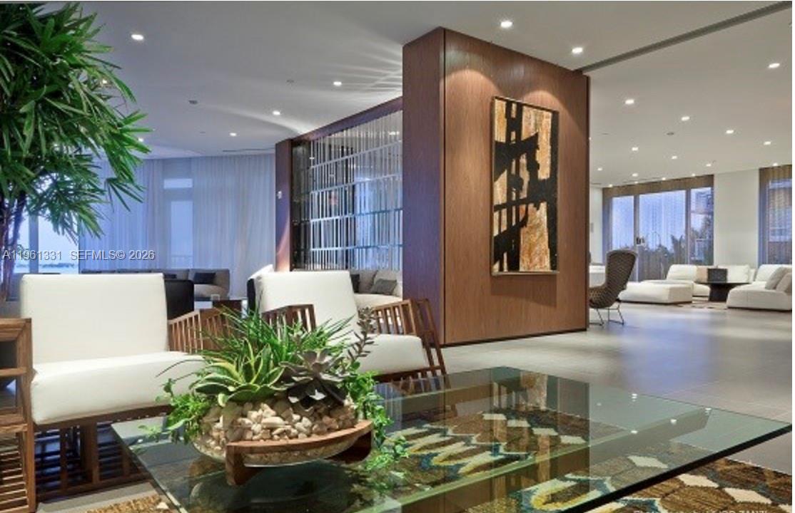 image Paramount Bay30