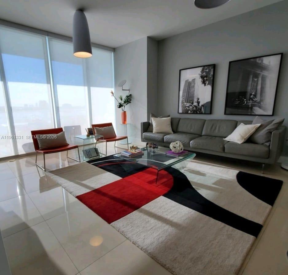 image Paramount Bay7