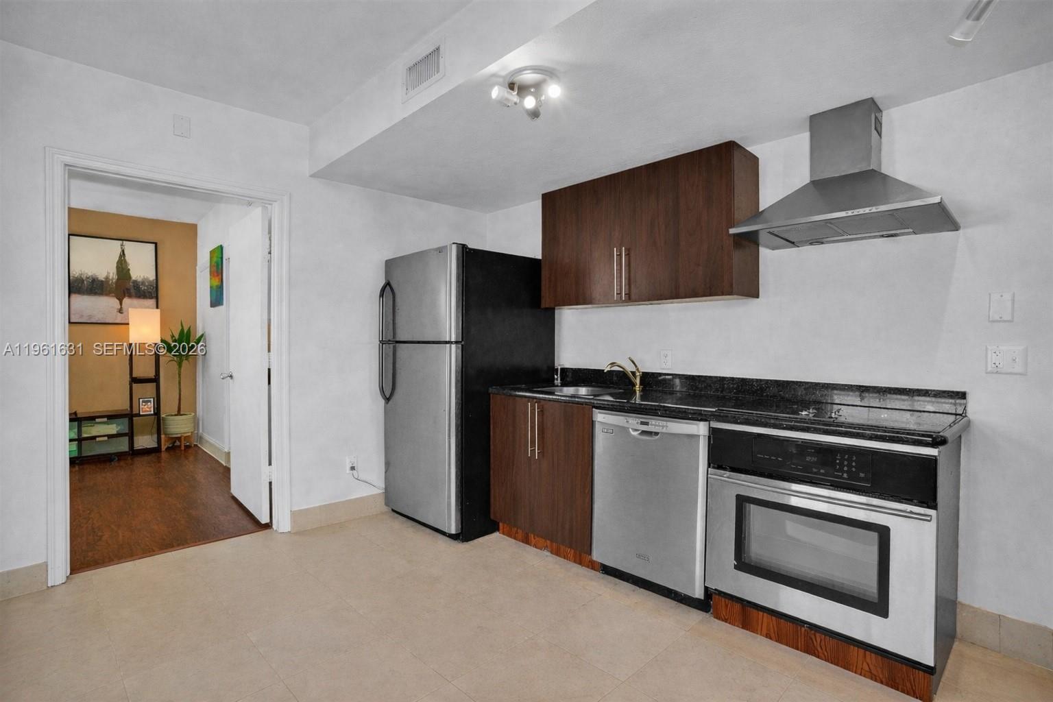 1300 Pennsylvania Ave #305 Miami Beach, FL 33139