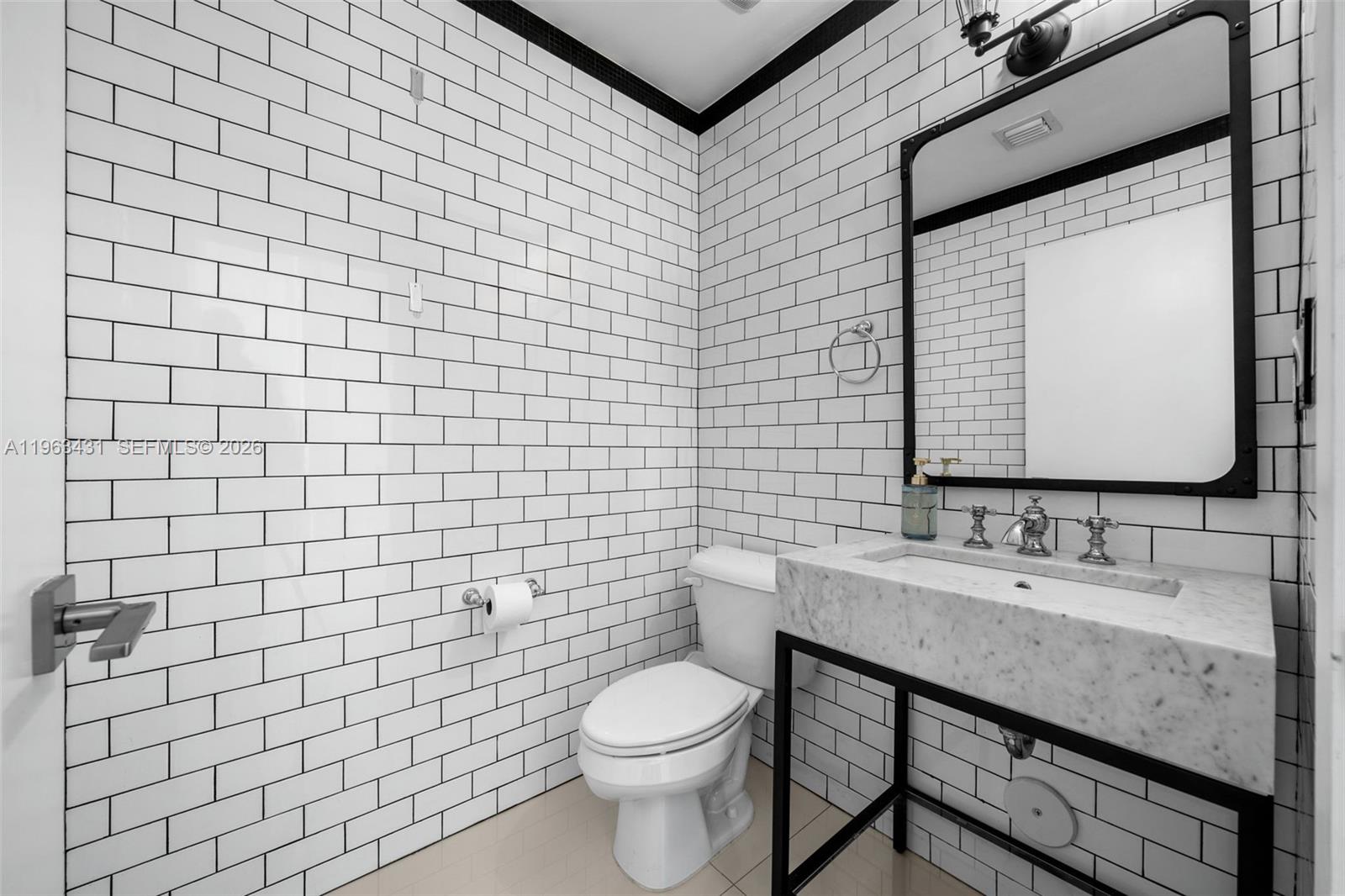 18935 Atlantic Blvd Sunny Isles Beach, FL 33160