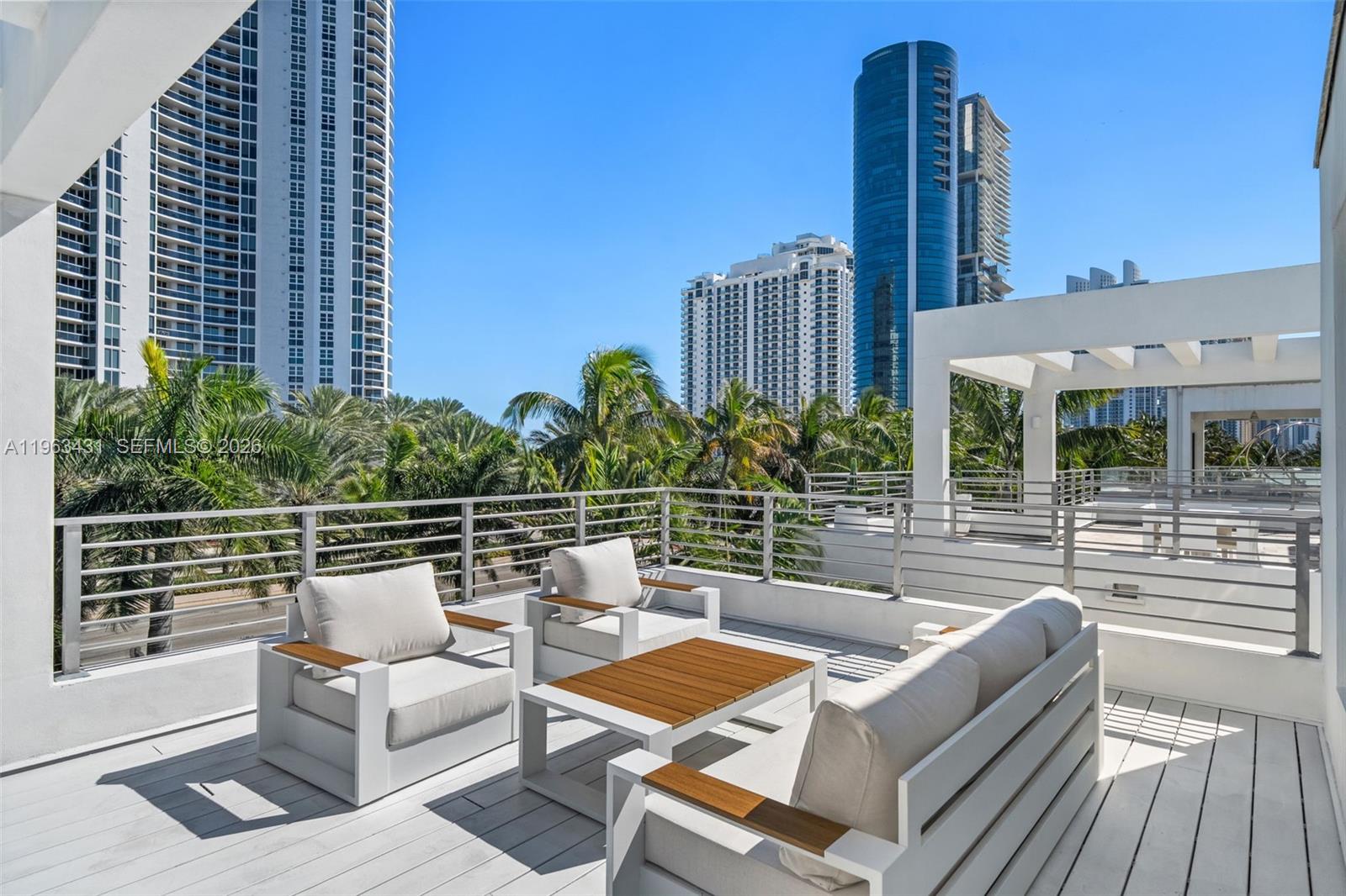 18935 Atlantic Blvd Sunny Isles Beach, FL 33160