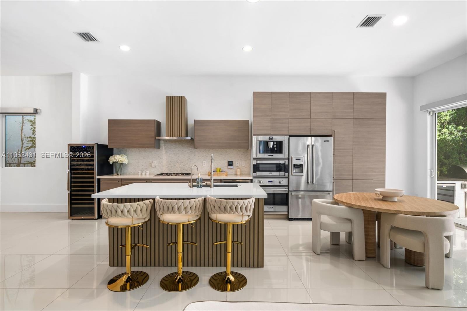 18935 Atlantic Blvd Sunny Isles Beach, FL 33160