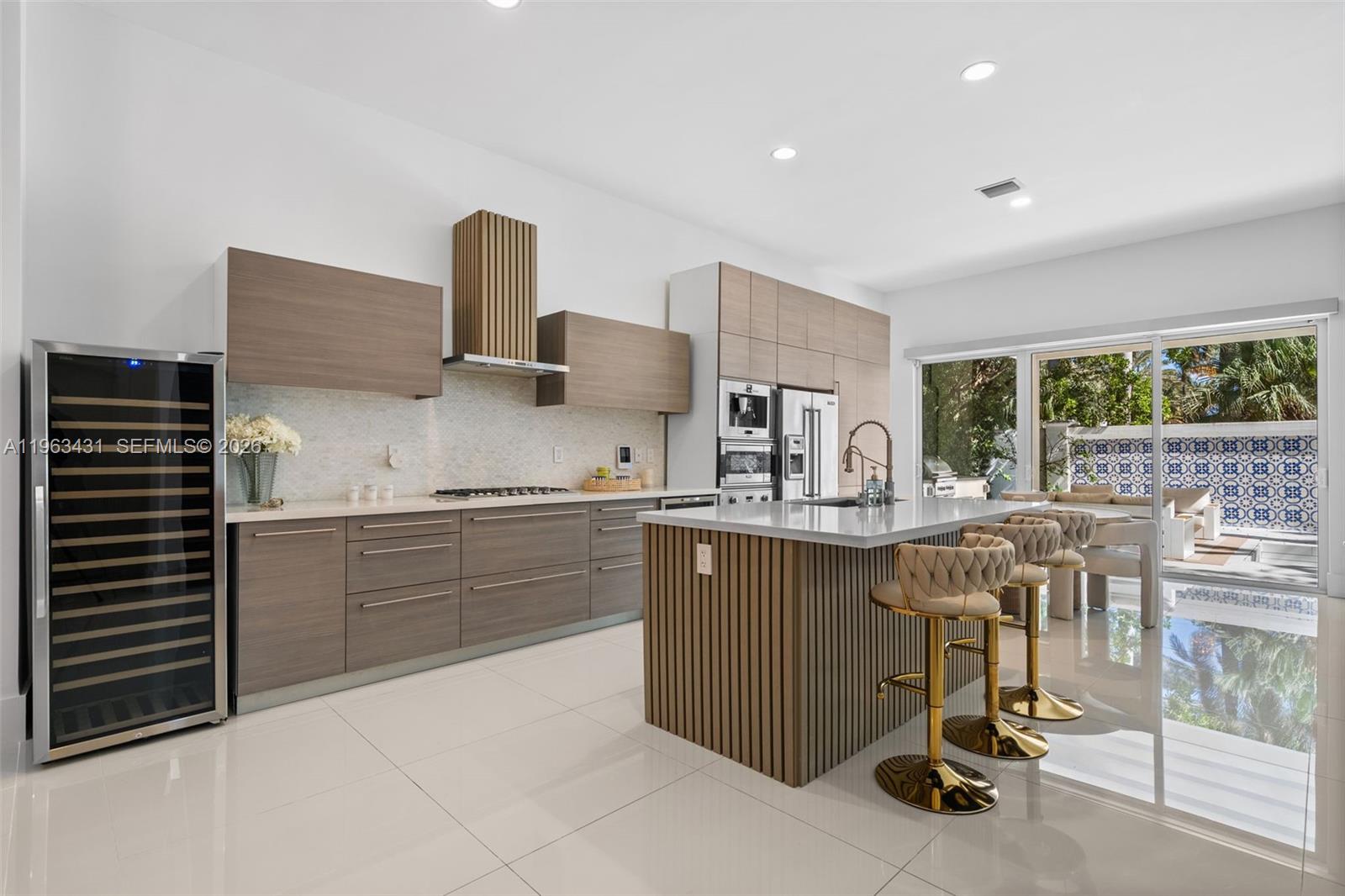 18935 Atlantic Blvd Sunny Isles Beach, FL 33160