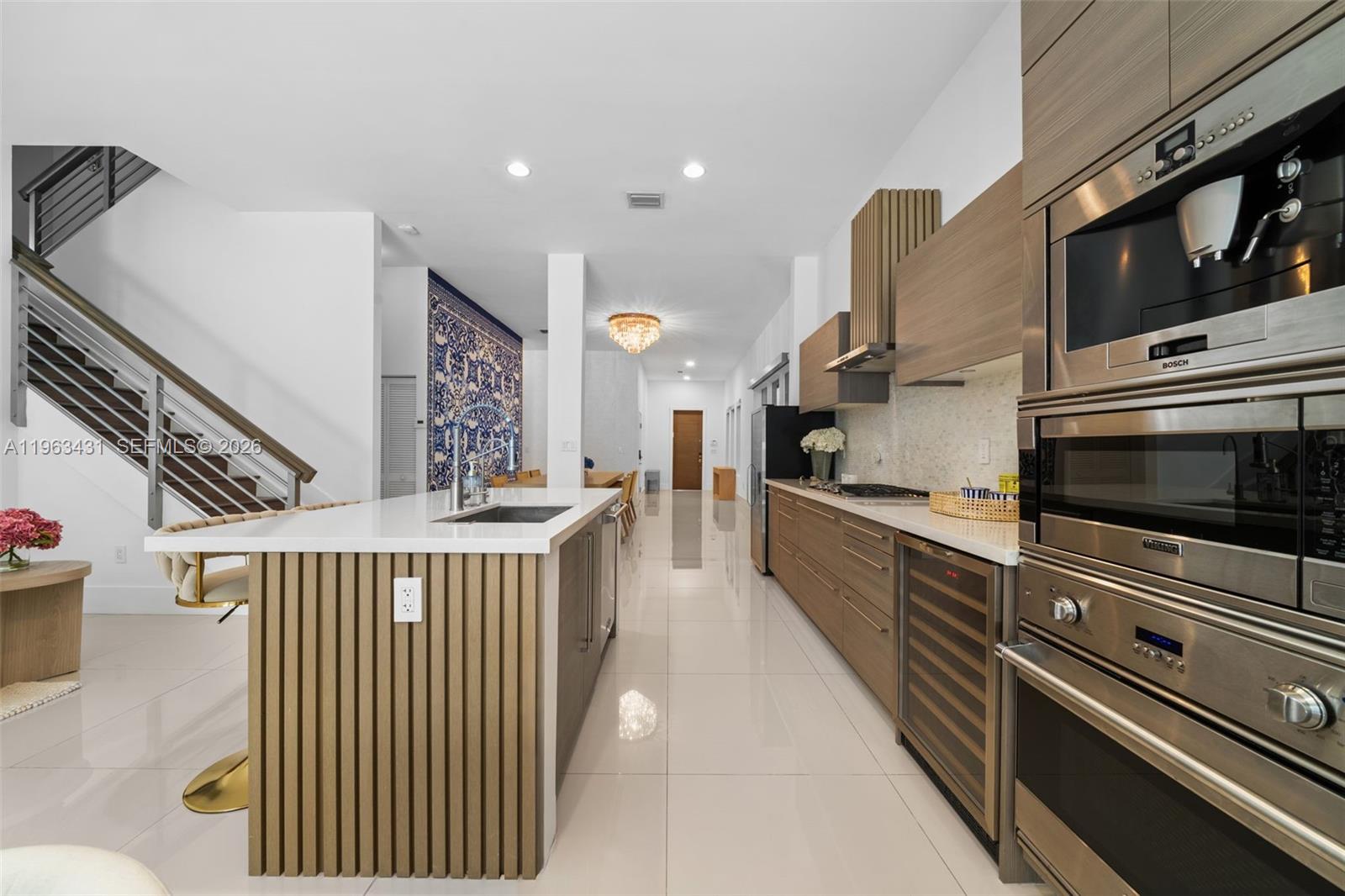 18935 Atlantic Blvd Sunny Isles Beach, FL 33160