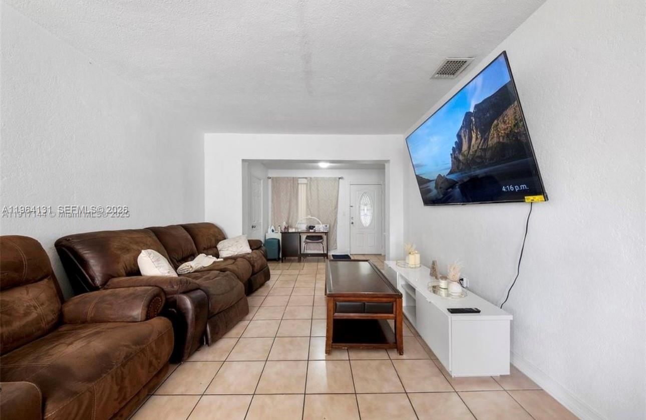 5300 SW 6th St Miami, FL 33134