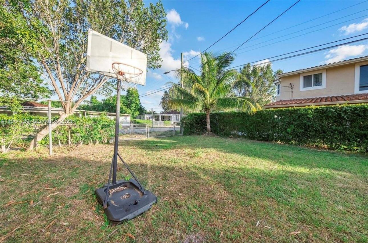 5300 SW 6th St Miami, FL 33134