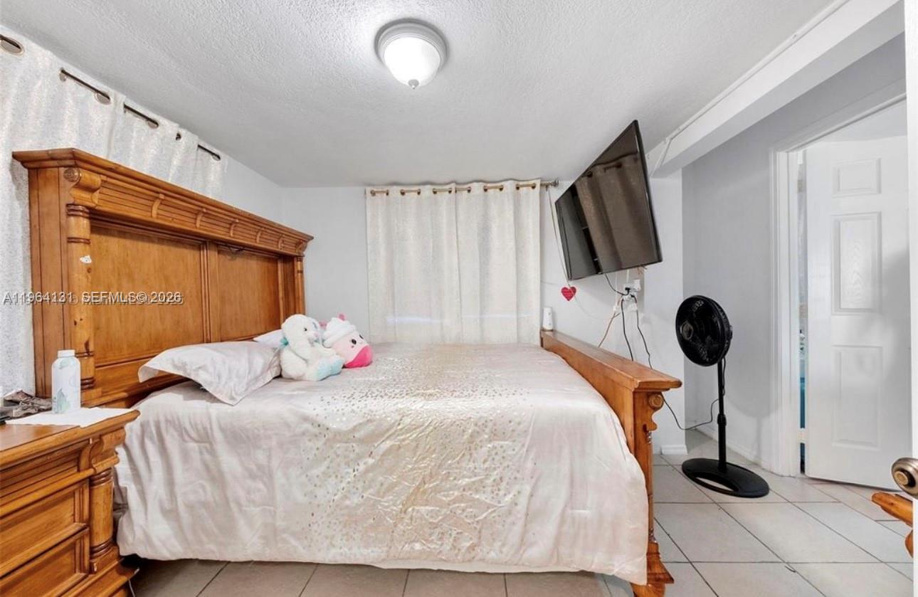 5300 SW 6th St Miami, FL 33134