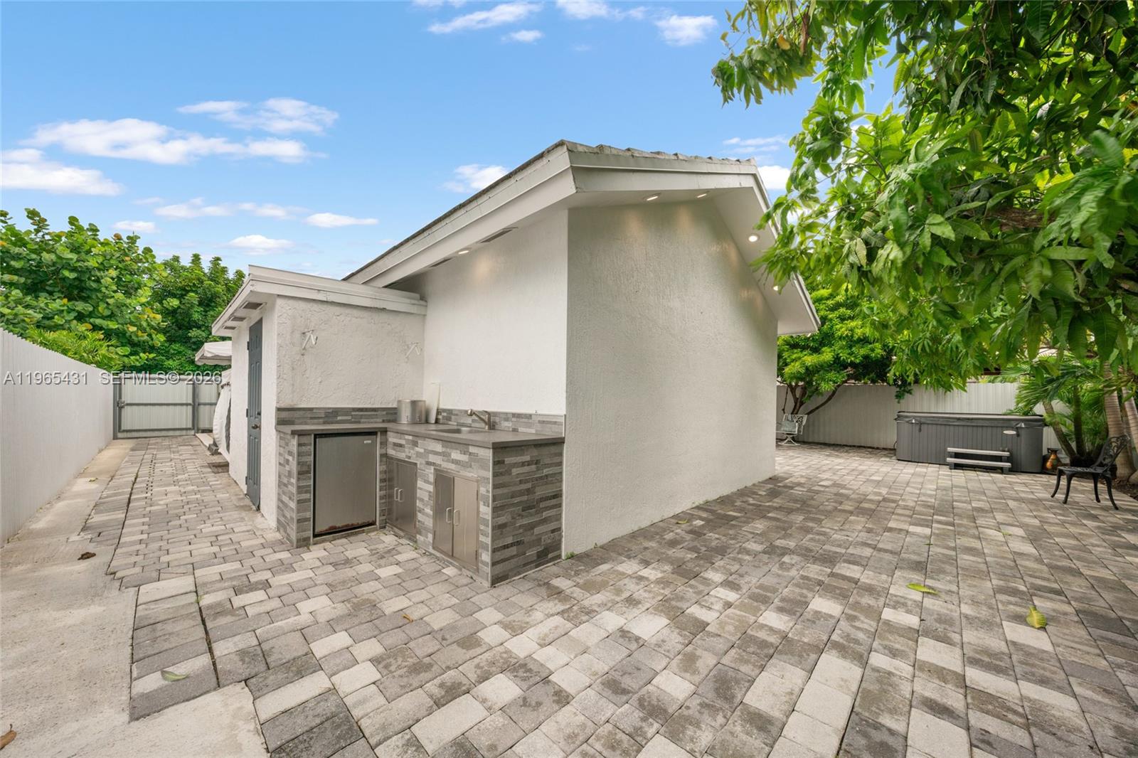 15642 SW 59th St Miami, FL 33193