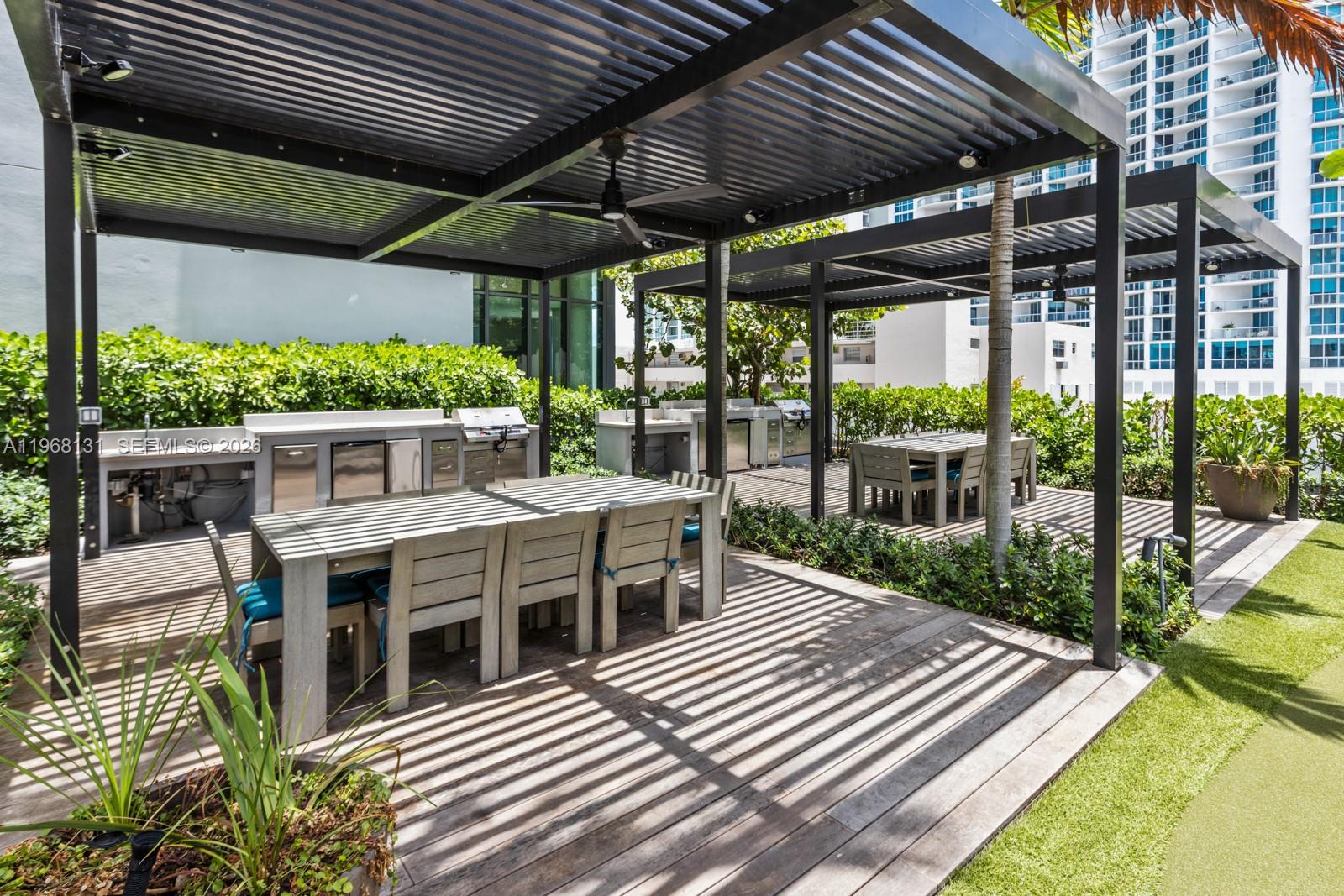 480 NE 31st St #PH5001 Miami, FL 33137