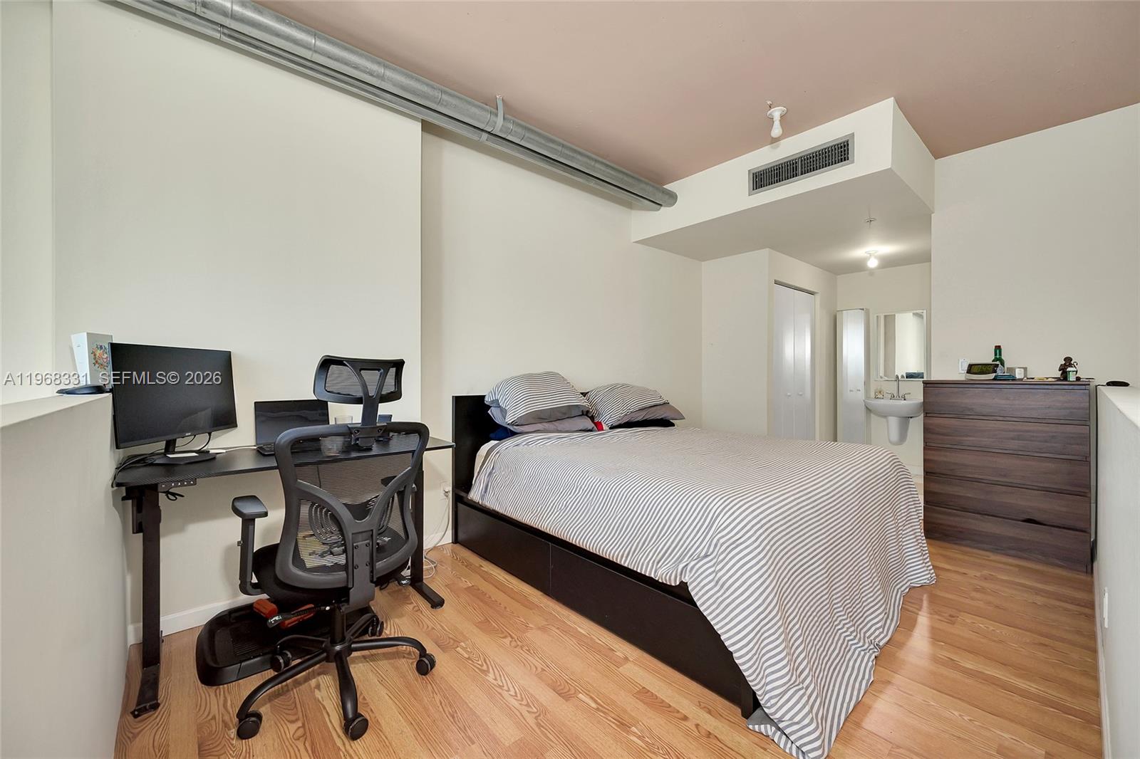 690 SW 1st Ct #1504 Miami, FL 33130