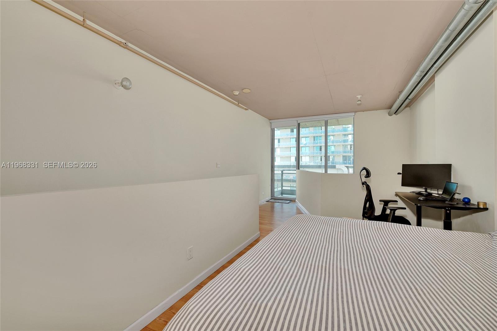 690 SW 1st Ct #1504 Miami, FL 33130