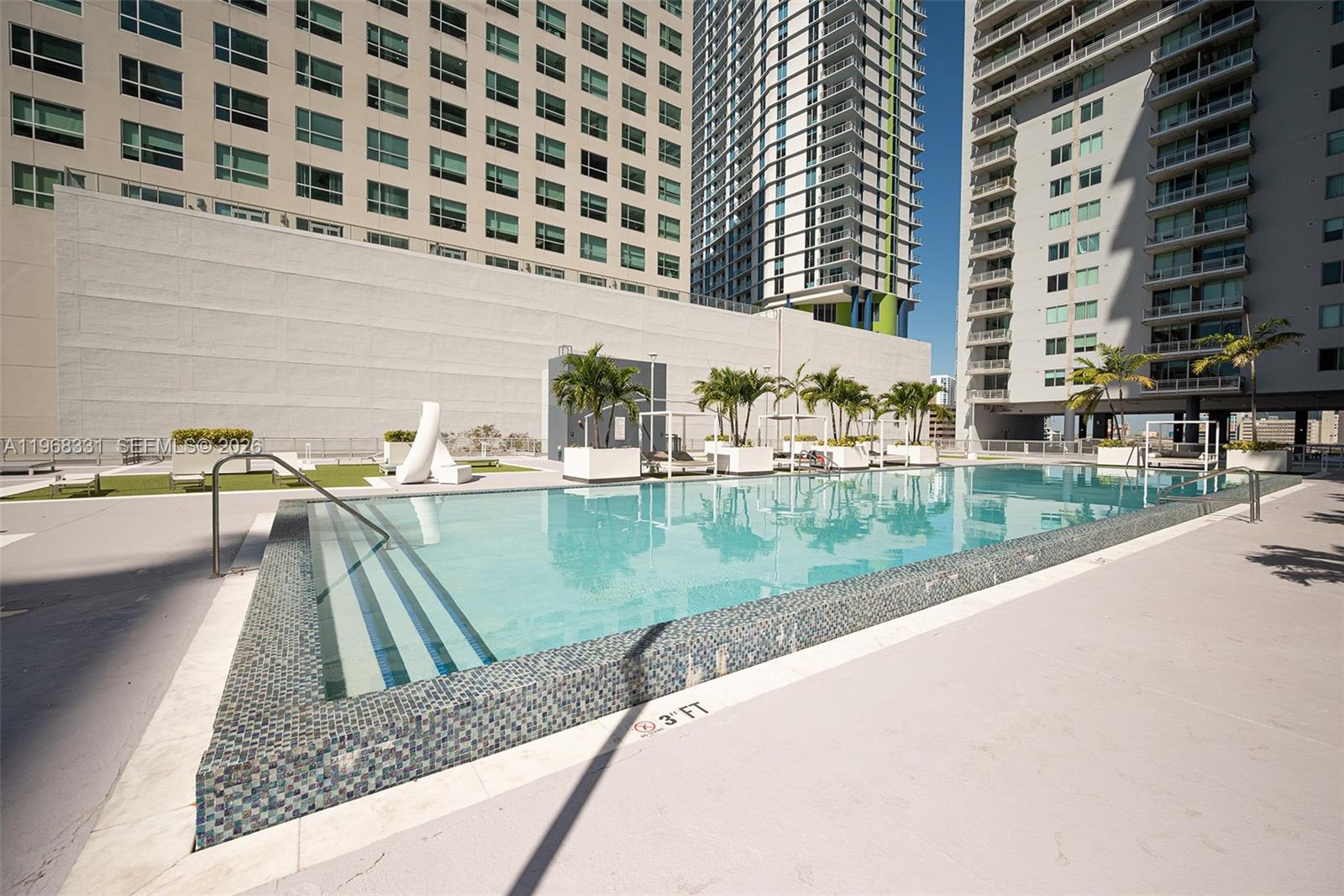 690 SW 1st Ct #1504 Miami, FL 33130