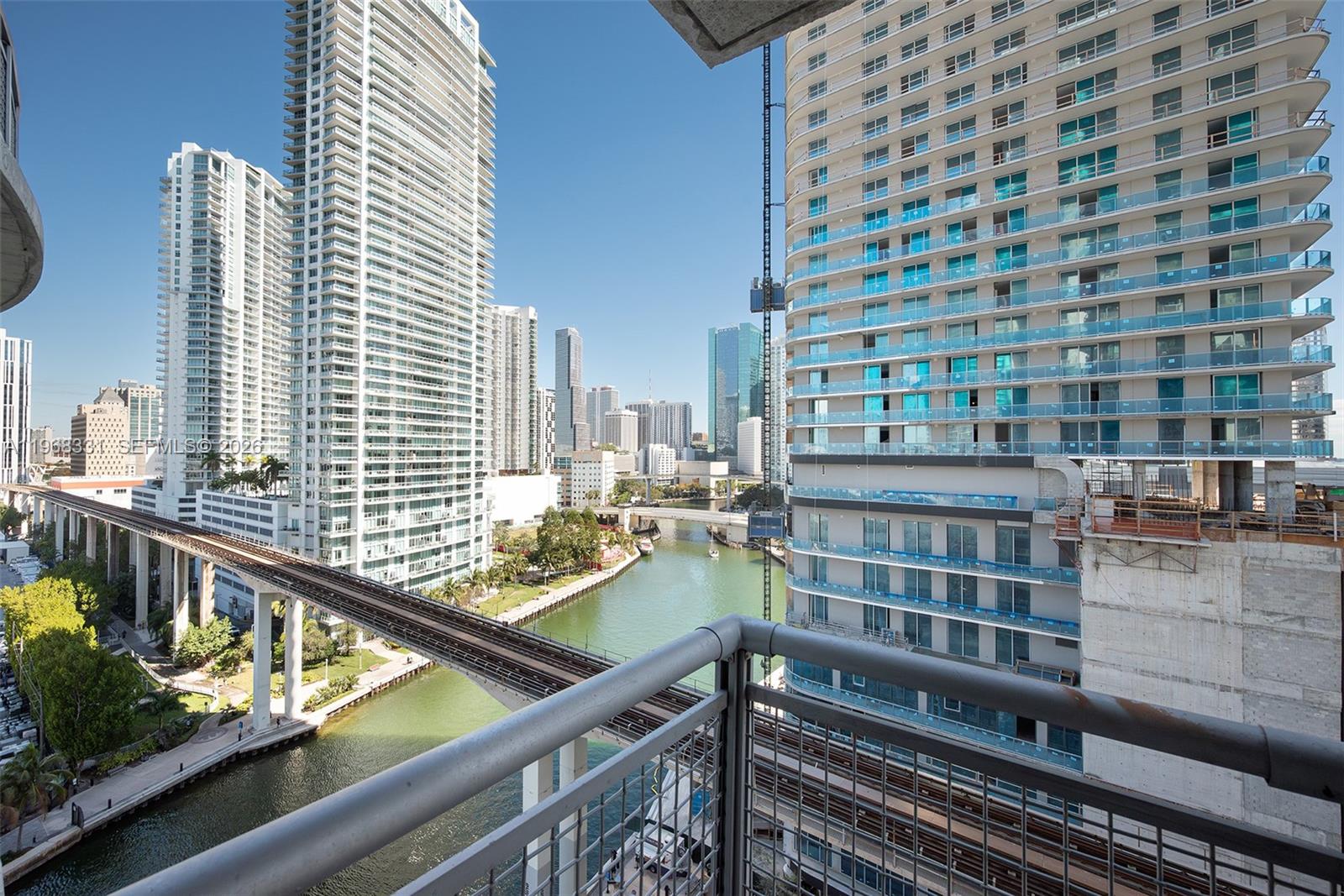 690 SW 1st Ct #1504 Miami, FL 33130