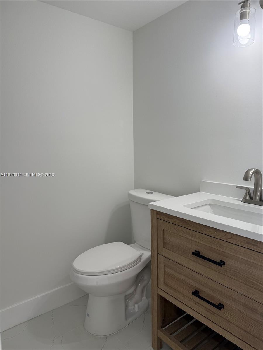 20281 E Country Clb Dr #CAB19 Aventura, FL 33180