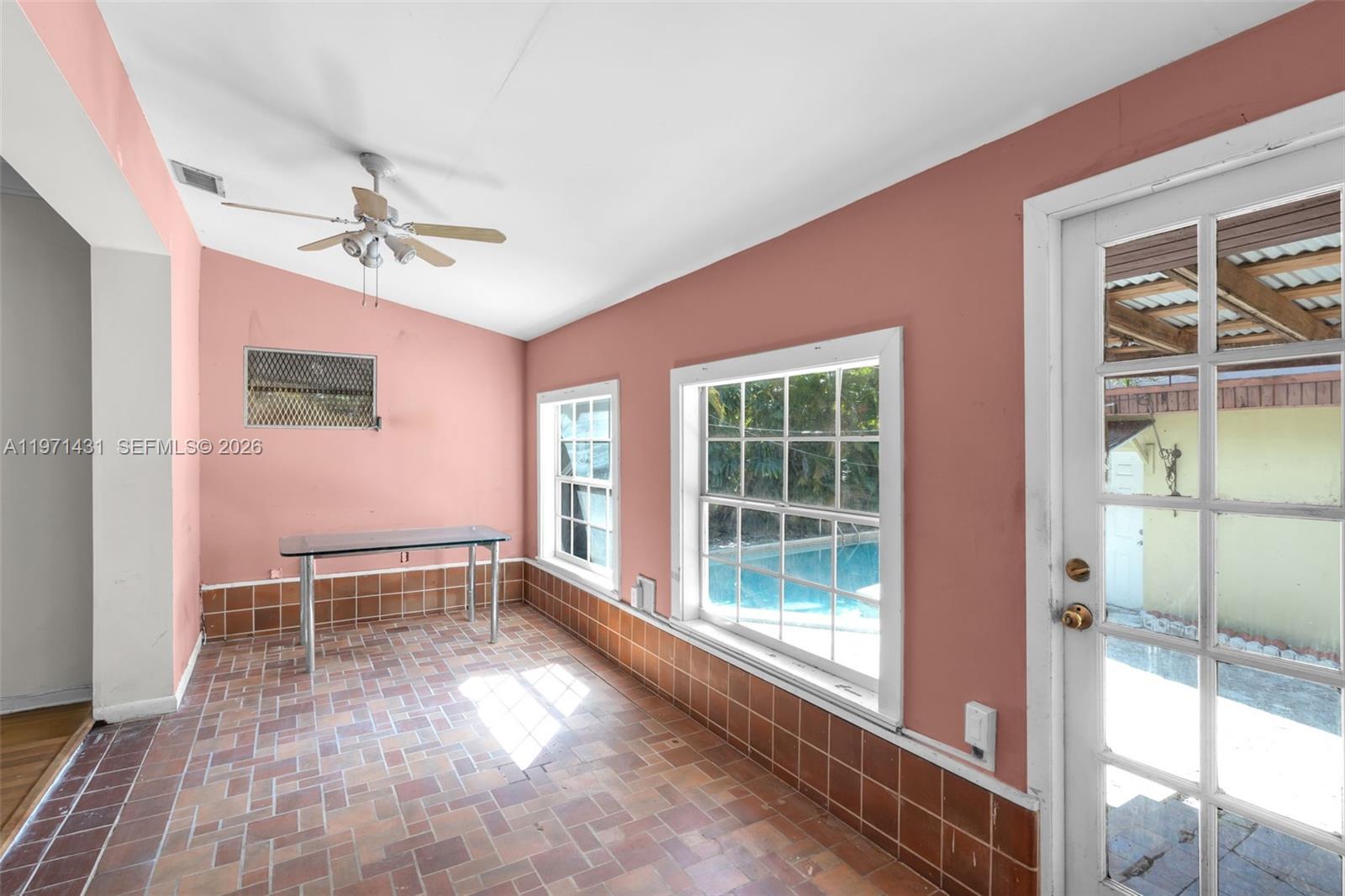 4582 Royal Palm Ave Miami Beach, FL 33140