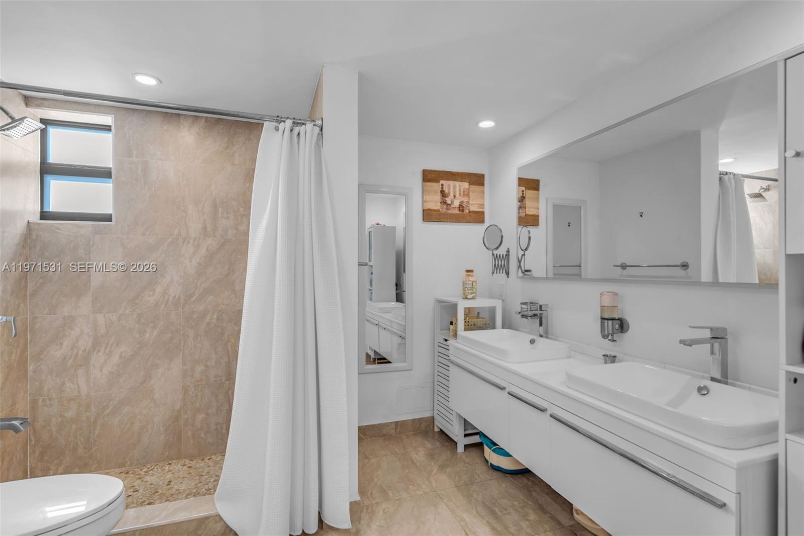 100 Ocean Ln Dr #301 Key Biscayne, FL 33149