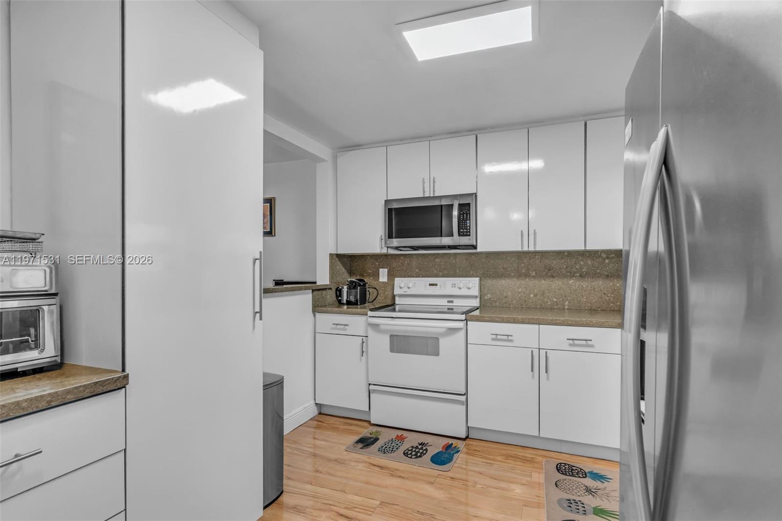 100 Ocean Ln Dr #301 Key Biscayne, FL 33149