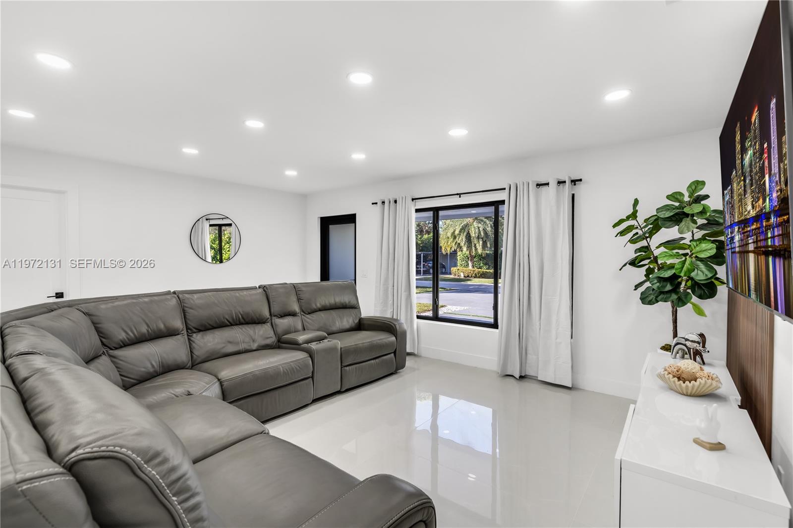 348 NE 117th St Miami, FL 33161