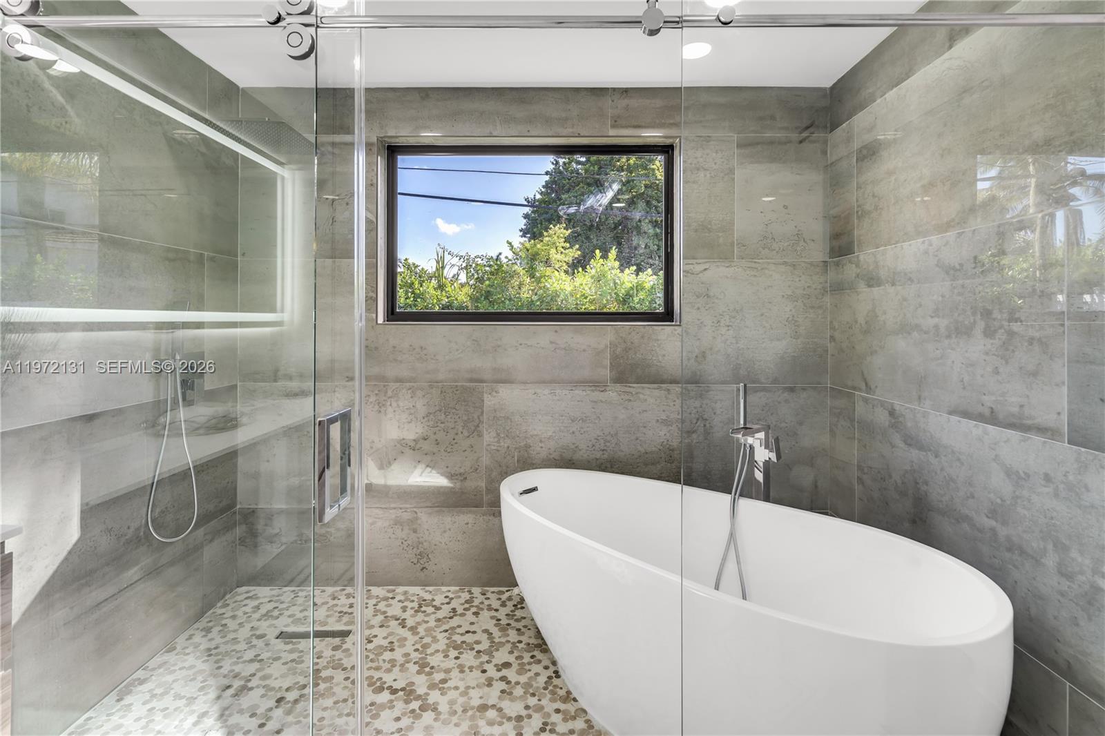 348 NE 117th St Miami, FL 33161