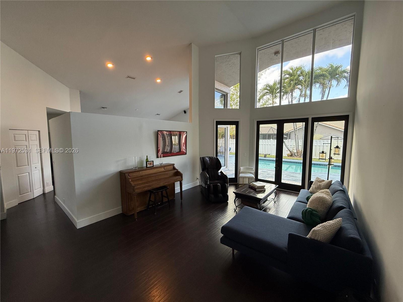 6263 NW 42nd Ct Coral Springs, FL 33067