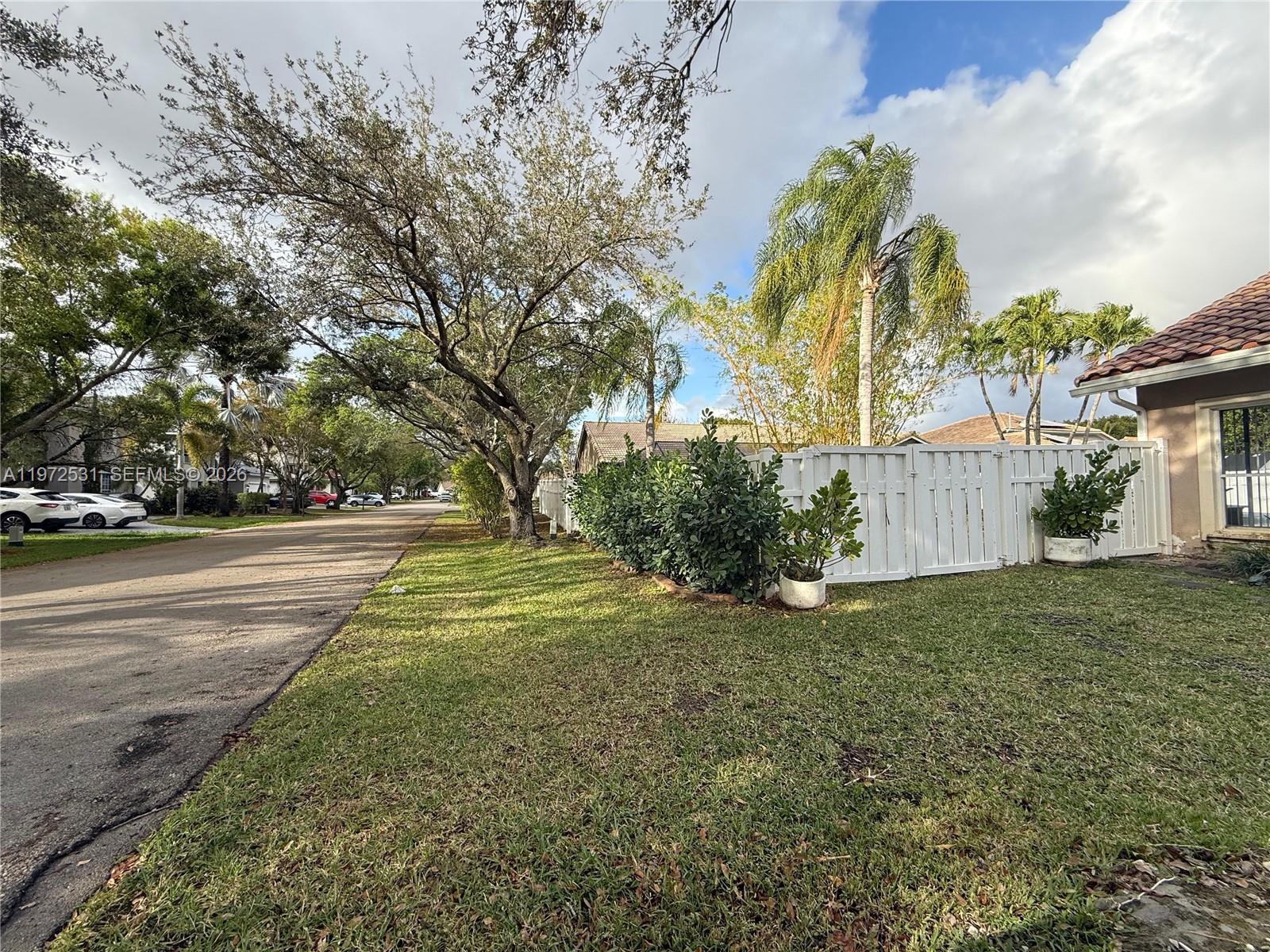 6263 NW 42nd Ct Coral Springs, FL 33067