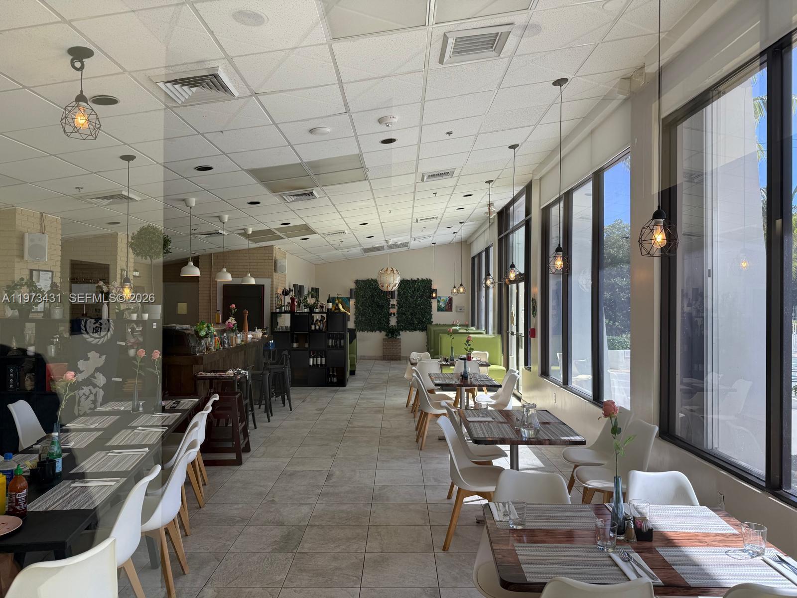 image Arlen House East18