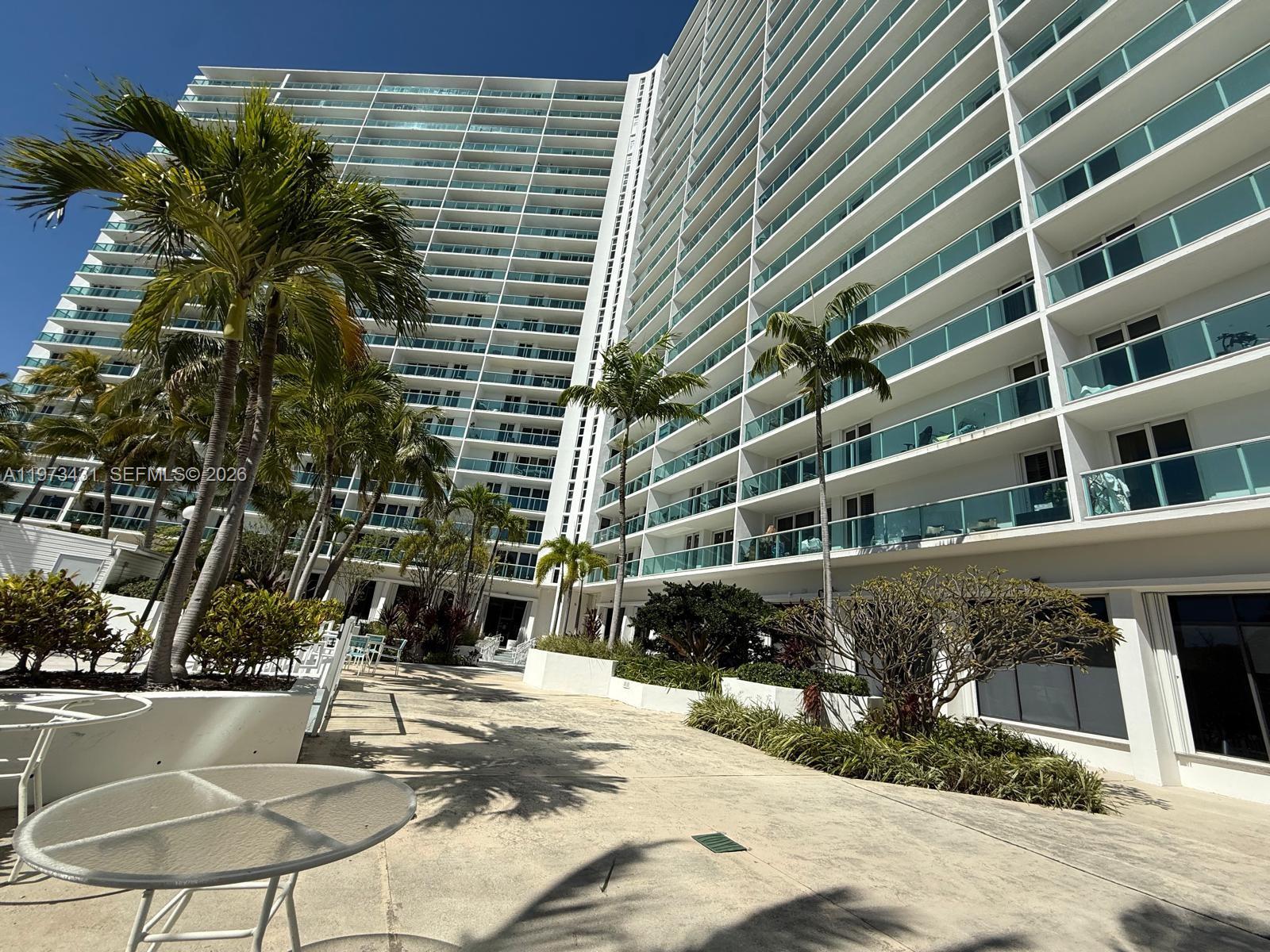 image Arlen House East20