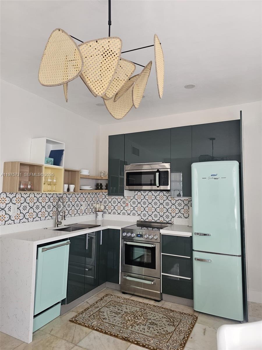 801 8th St #201 Miami Beach, FL 33139