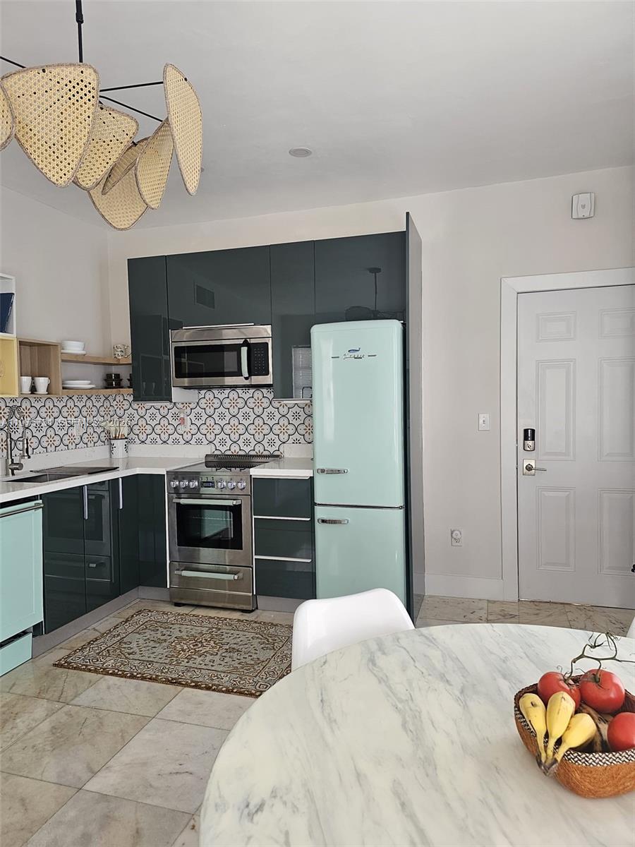 801 8th St #201 Miami Beach, FL 33139