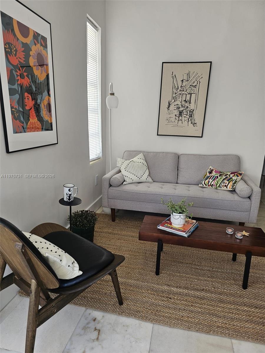 801 8th St #201 Miami Beach, FL 33139