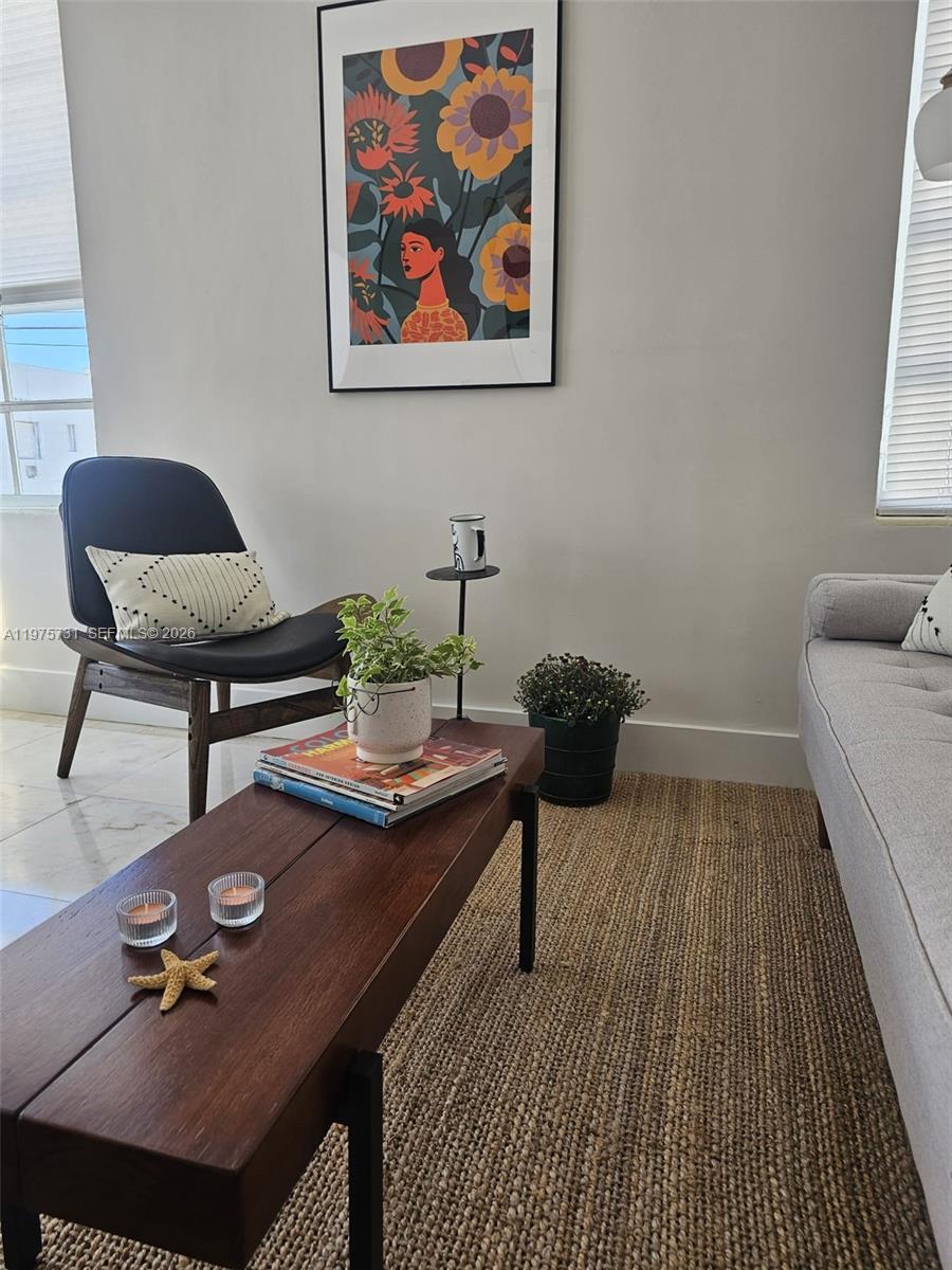 801 8th St #201 Miami Beach, FL 33139