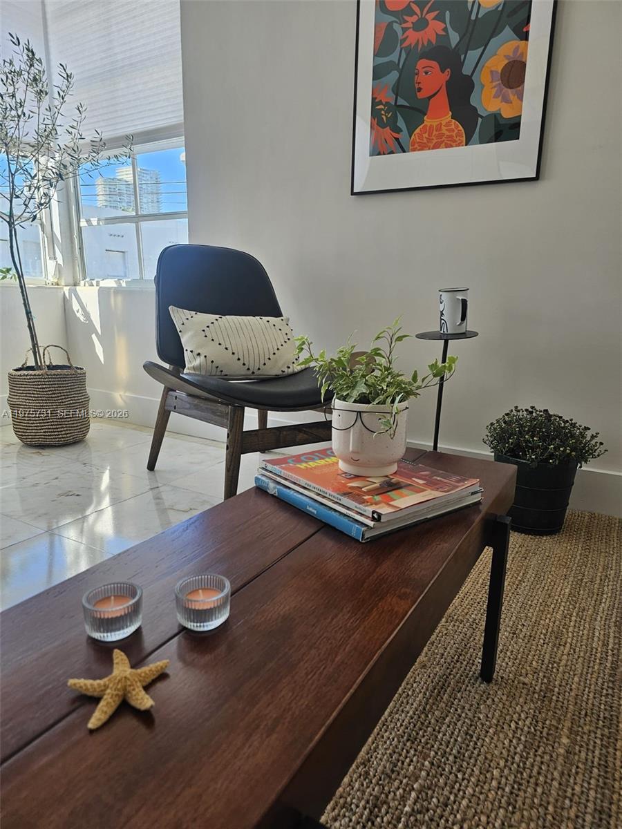 801 8th St #201 Miami Beach, FL 33139