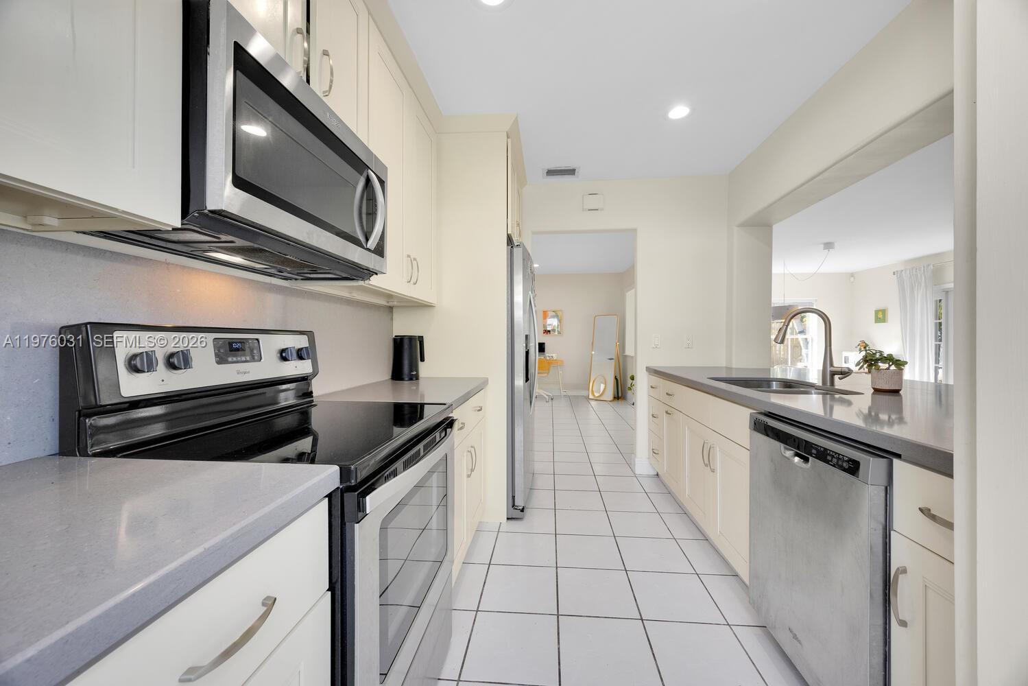 8230 SW 63rd Pl Miami, FL 33143