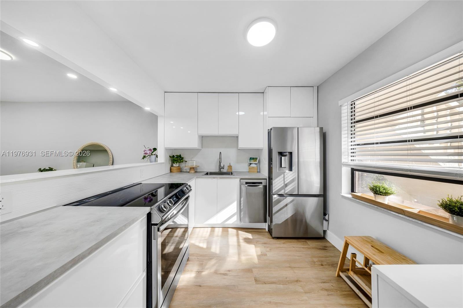 130 S Cypress Rd #612