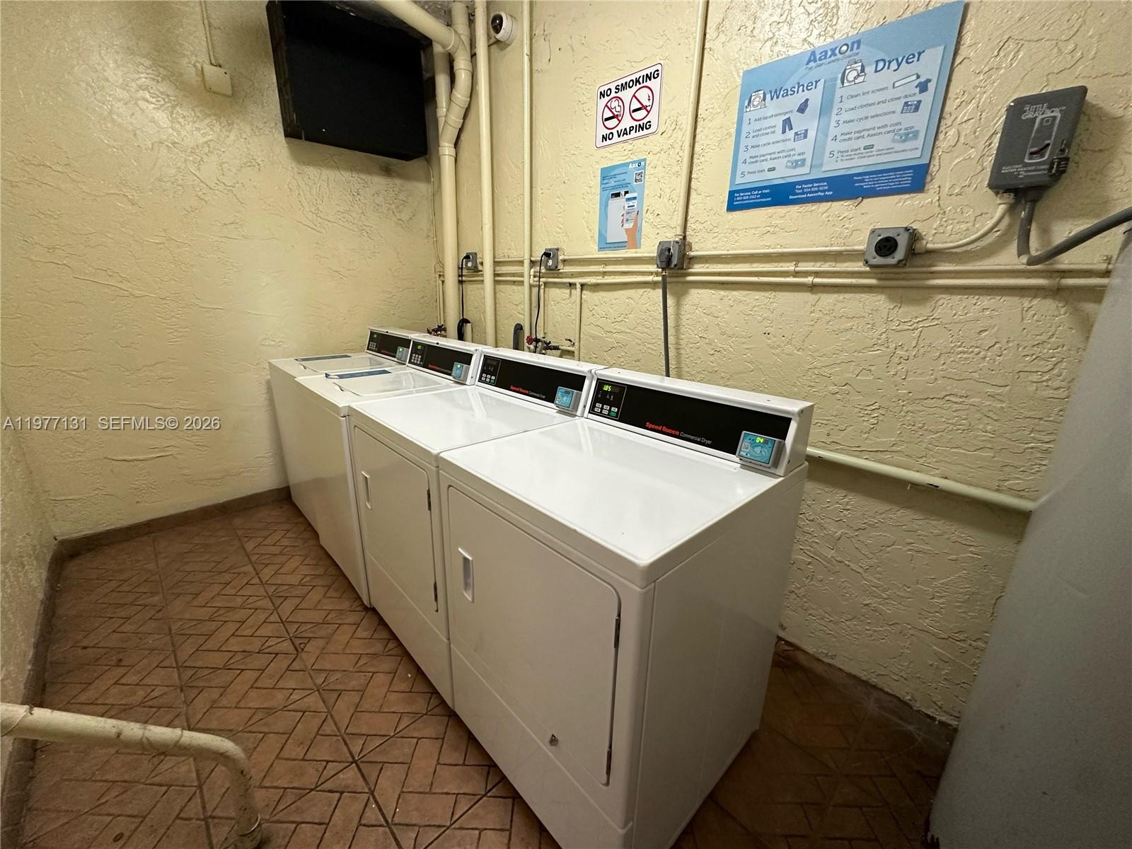 3710 NW 21st St #211 Lauderdale Lakes, FL 33311